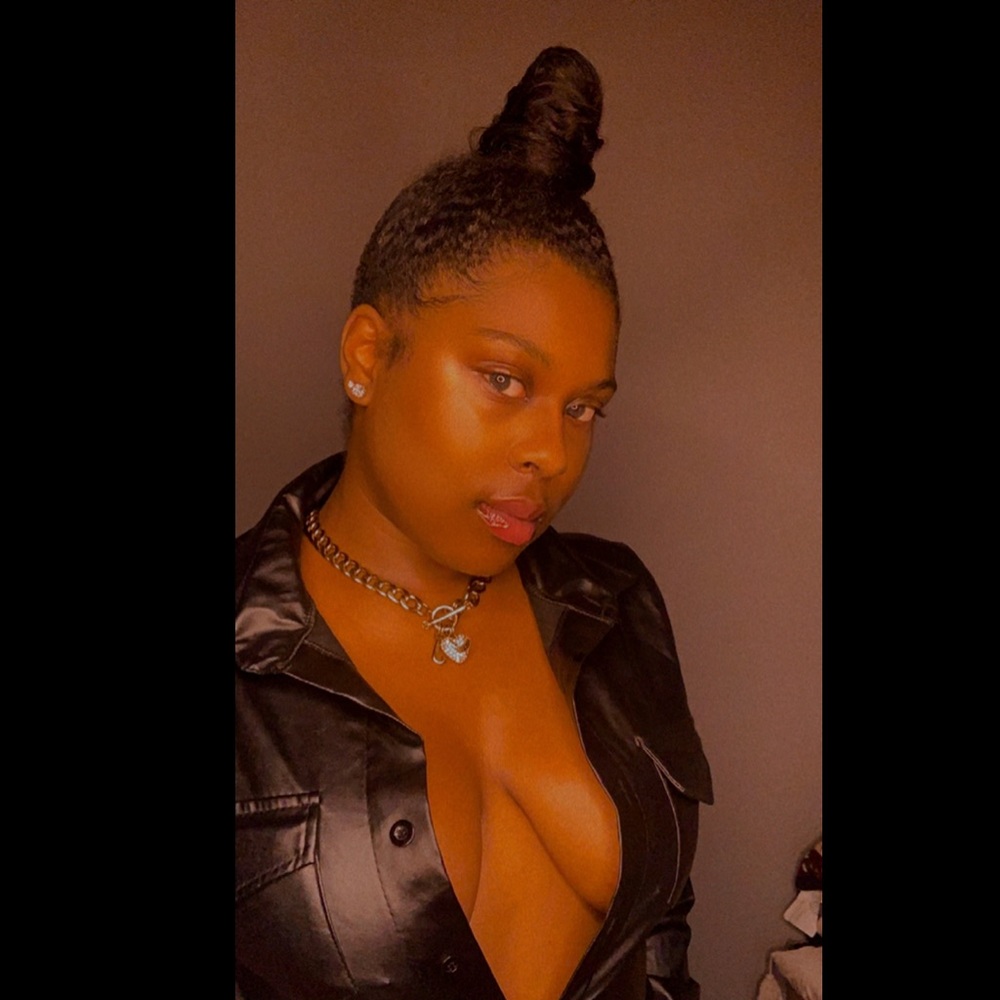 Meet your Posher, Anaya